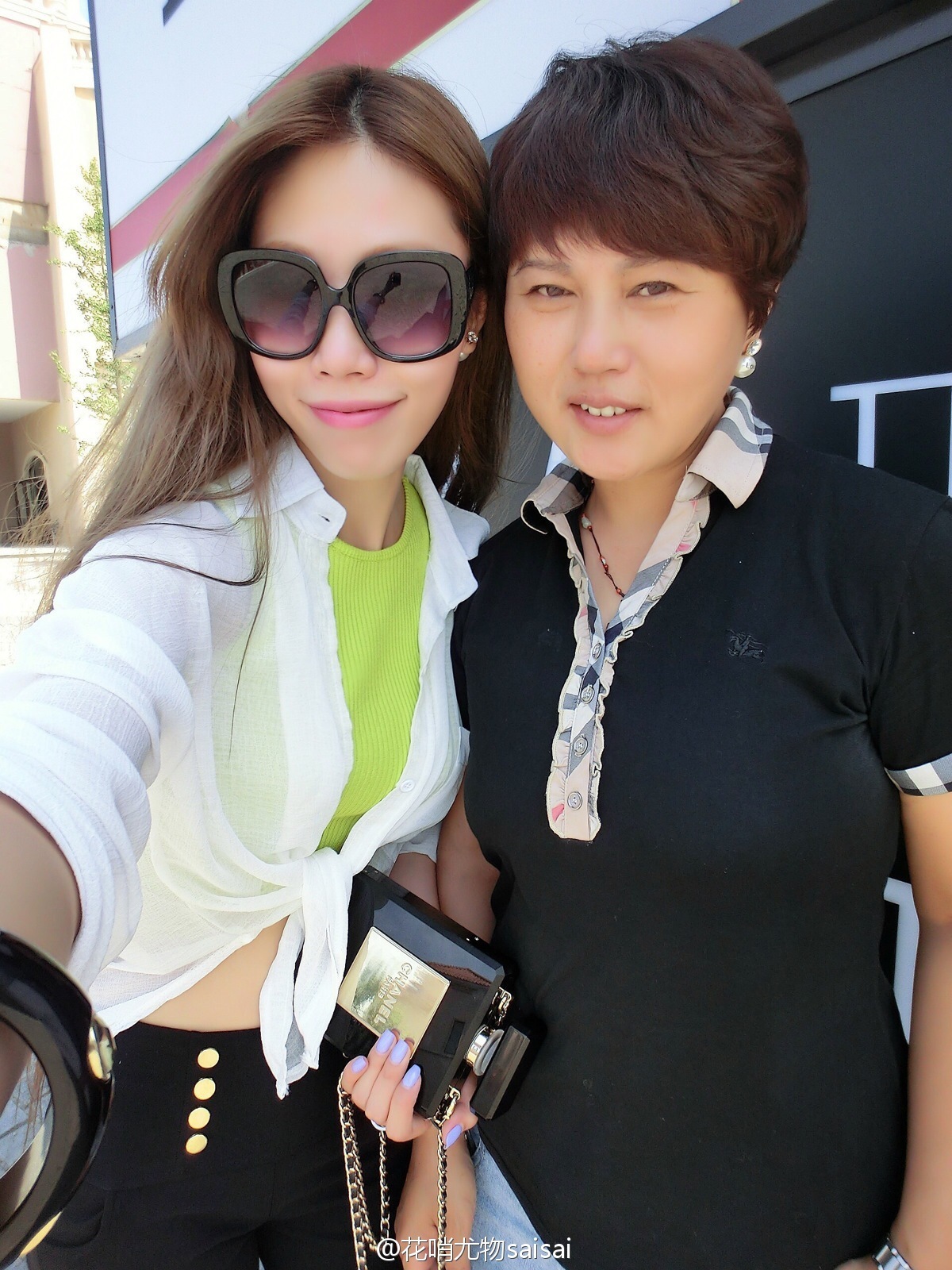 花哨尤物saisai的微博列表微女郎